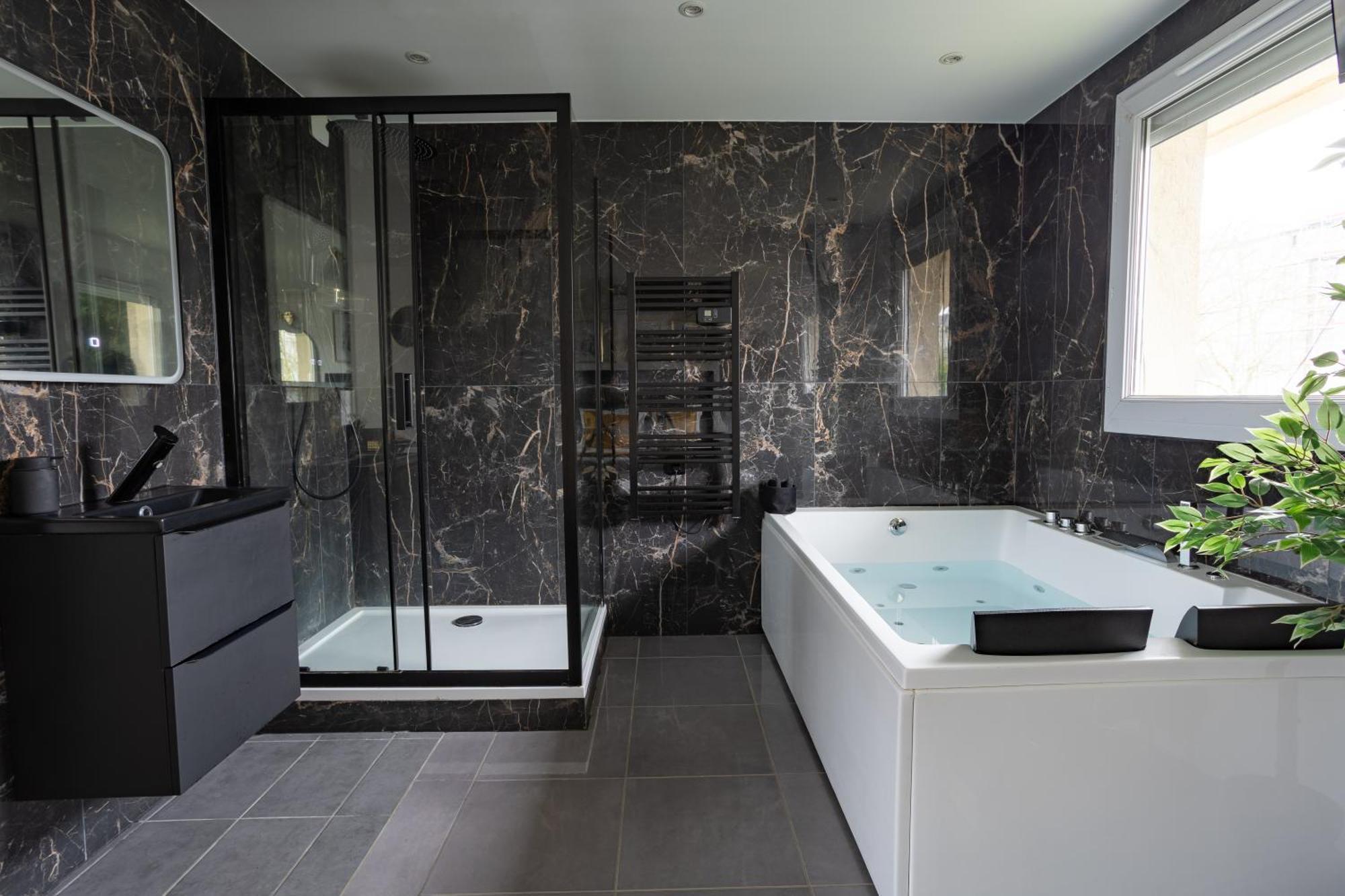Evasion Romantique Avec Jacuzzi Savigny-le-Temple Eksteriør billede